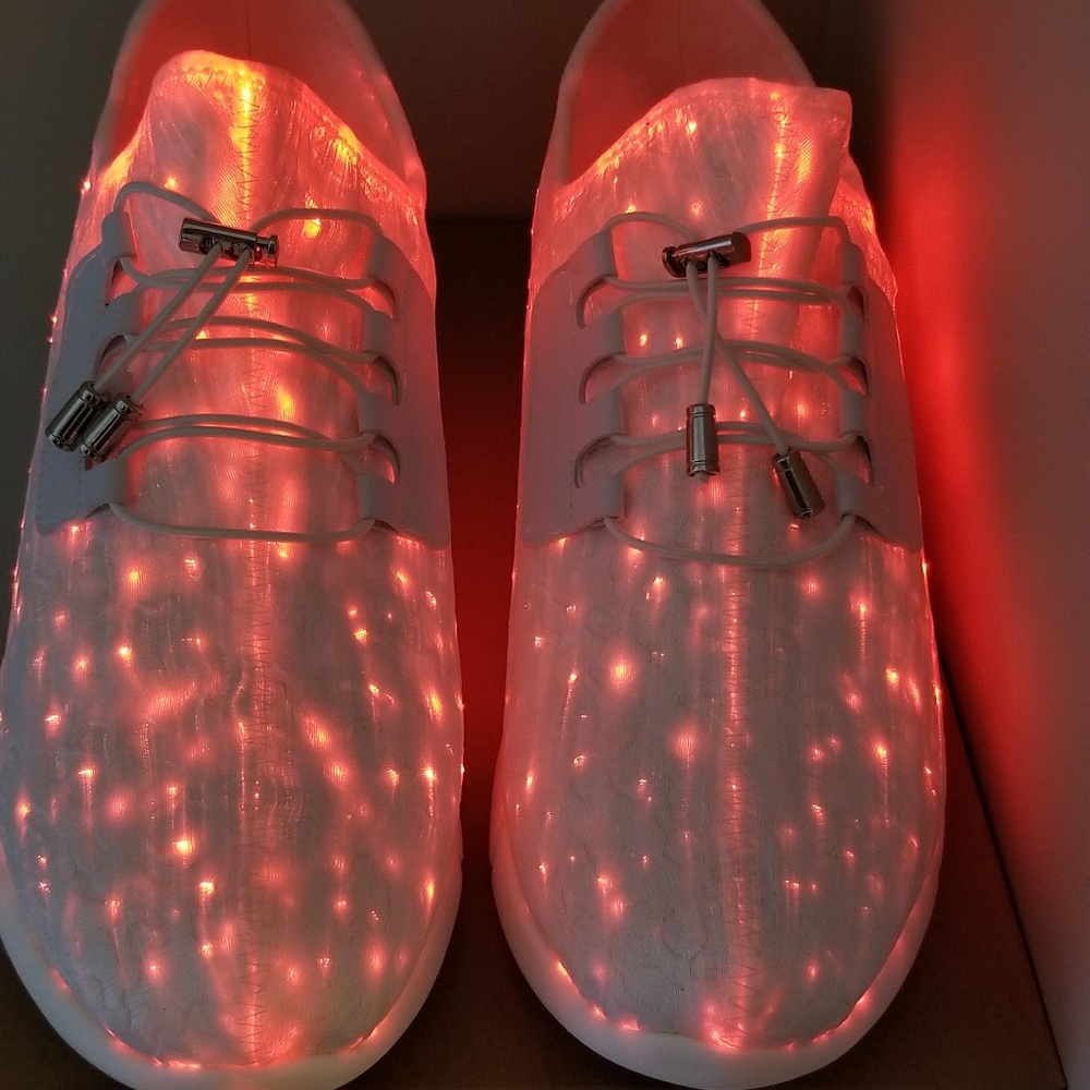 LED sneakers glow in 7 different colours. UNUSED